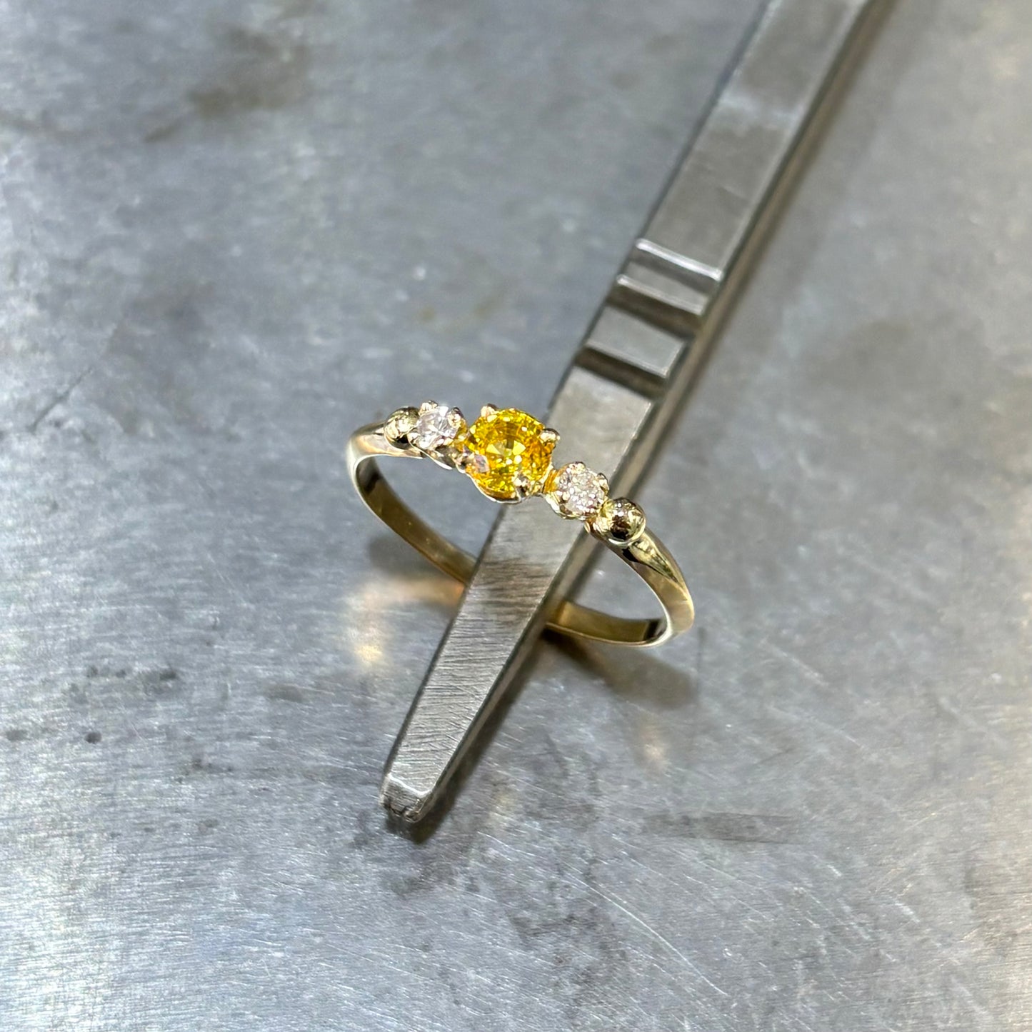 Bague Ponyo - Or Jaune 750 Saphir Jaune & Diamants