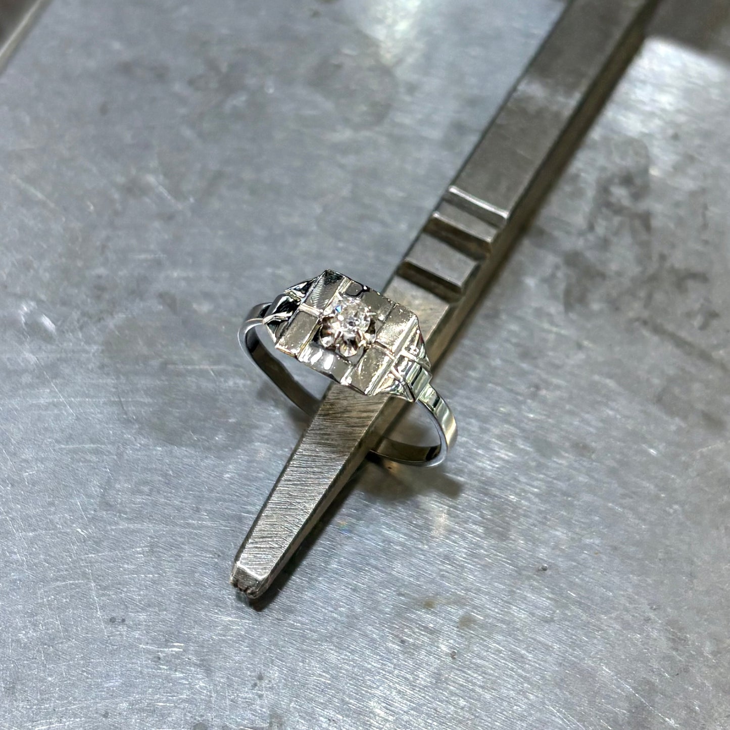 Bague Tank Vintage Art Déco - Or Blanc 750 & Diamant