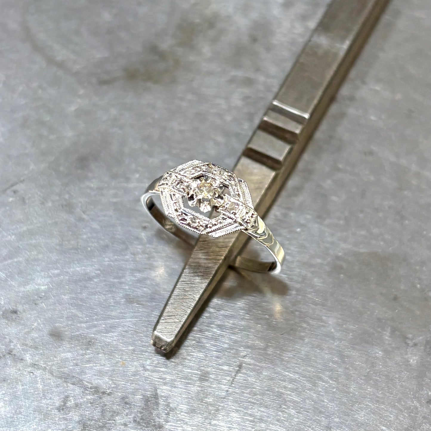 Bague Tank Vintage Art Déco - Or Blanc 750 & Diamant