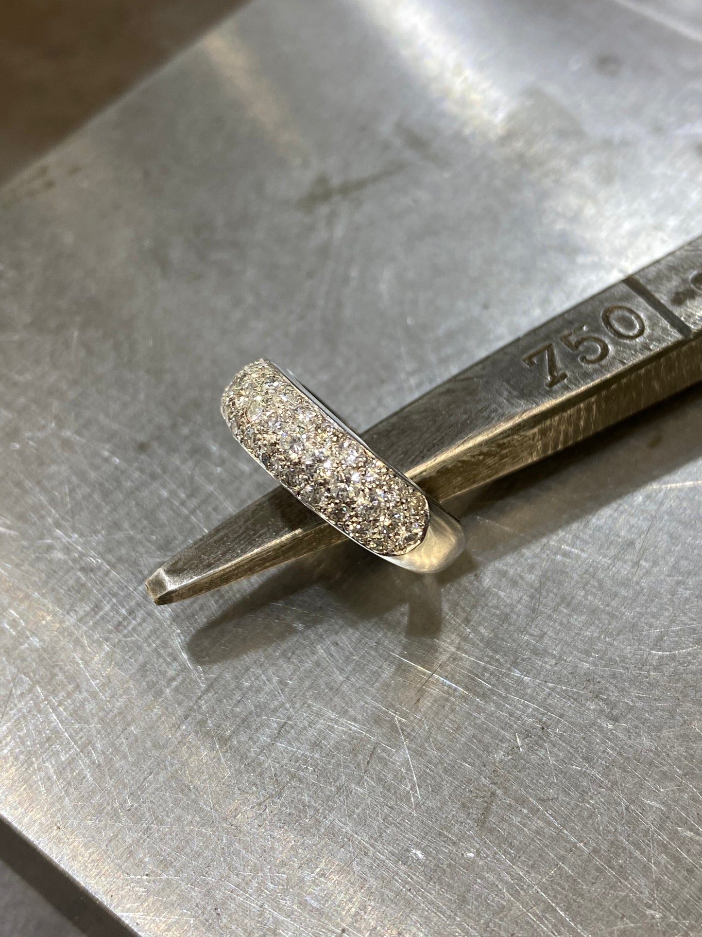 Bague Jonc - Or Blanc 750 & Diamants Création Fremont