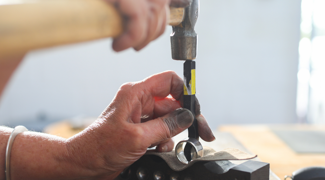 QU'EST-CE QU'UN POINÇON ?
