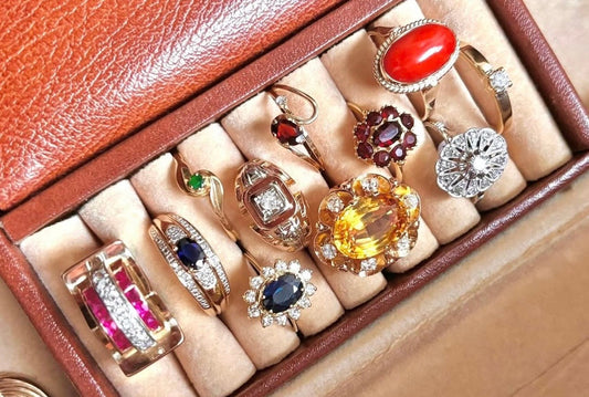 5 BIJOUX VINTAGES À REDÉCOUVRIR
