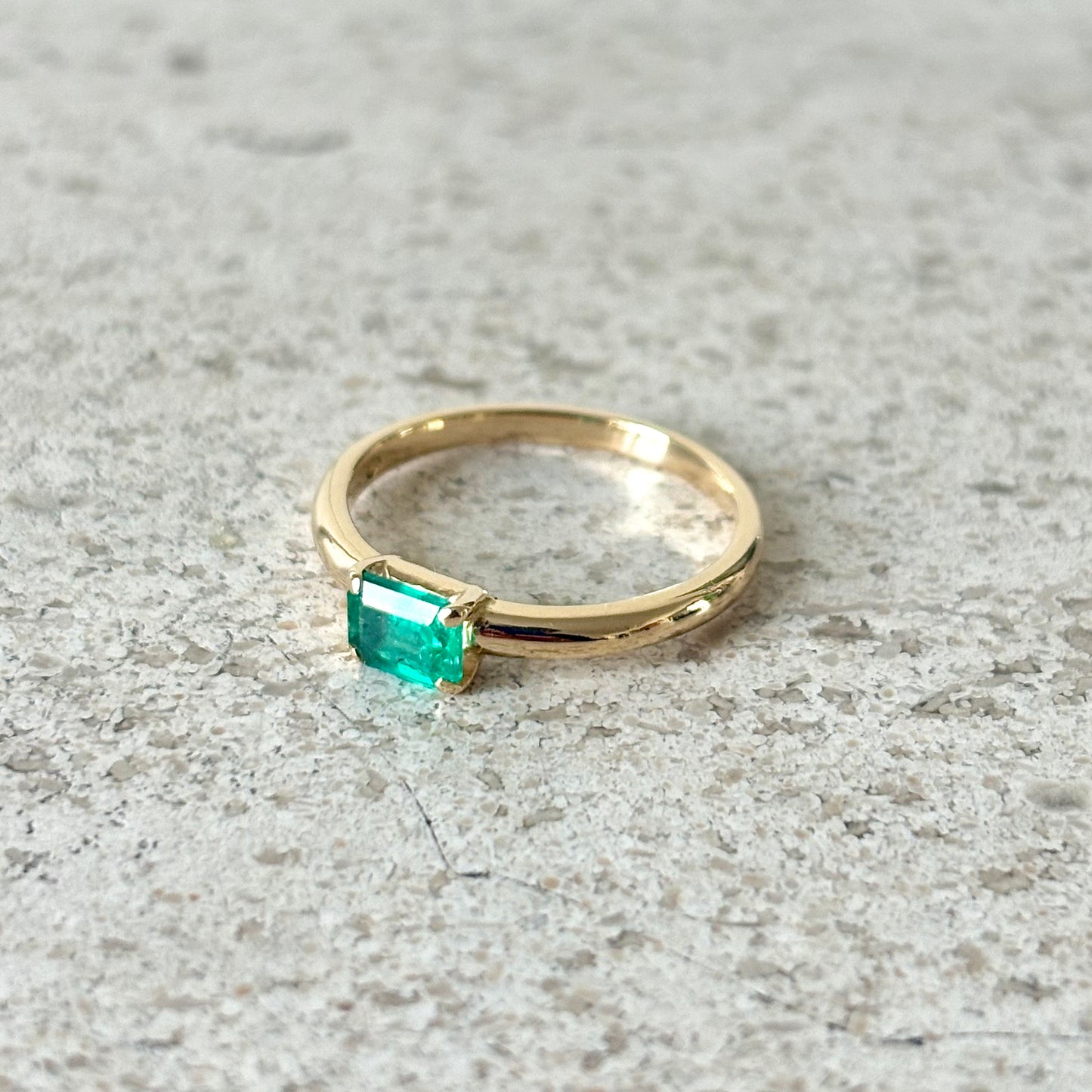 Bague Solitaire - Or Jaune 750 & Émeraude