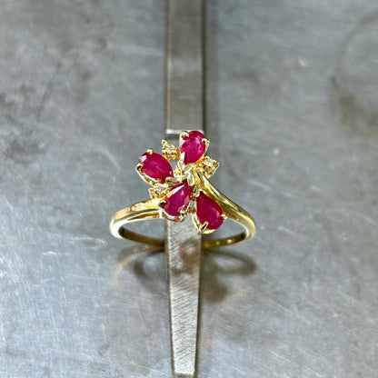 Bague Florale - Or Jaune 750 Rubis & Diamants