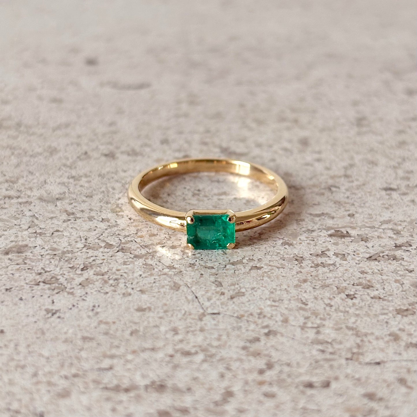 Bague Solitaire - Or Jaune 750 & Émeraude