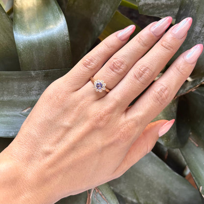 Marguerite Ring - 750 Yellow Gold Tanzanite &amp; Diamonds