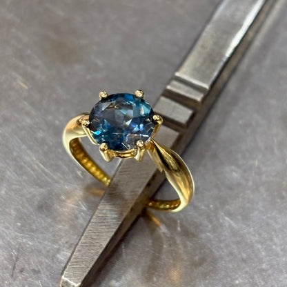 Bague - Or Jaune 750 & Topaze Blue London