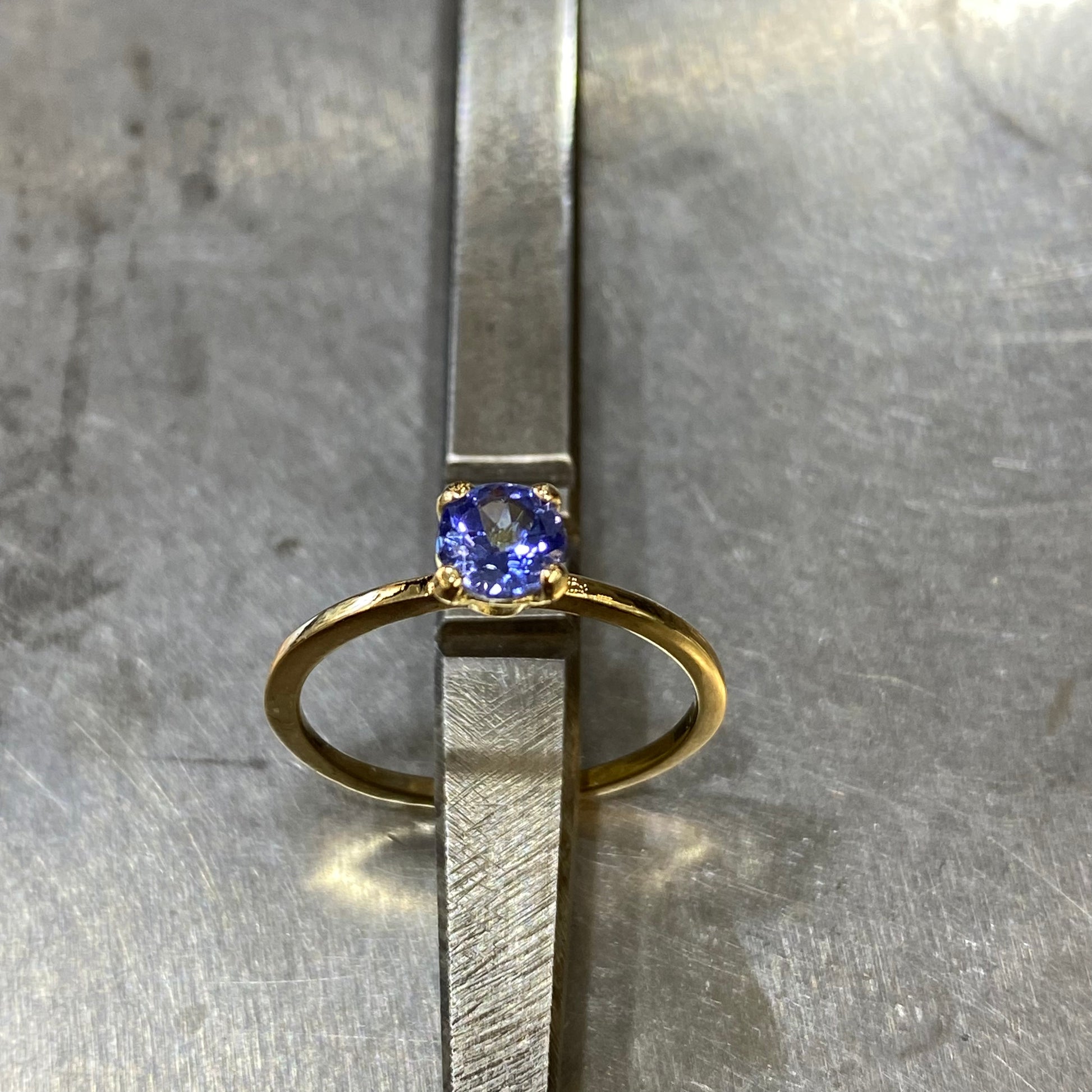 Bague Natori - Or Jaune 750 & Tanzanite Création Fremont