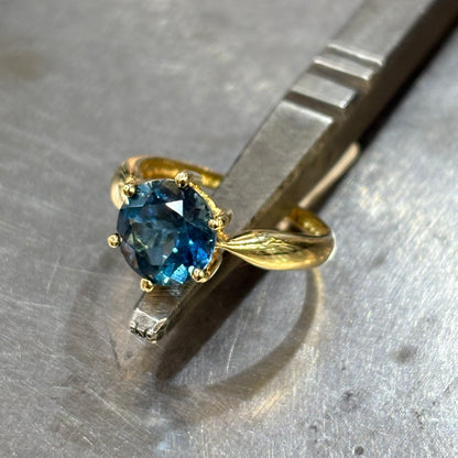 Bague - Or Jaune 750 & Topaze Blue London