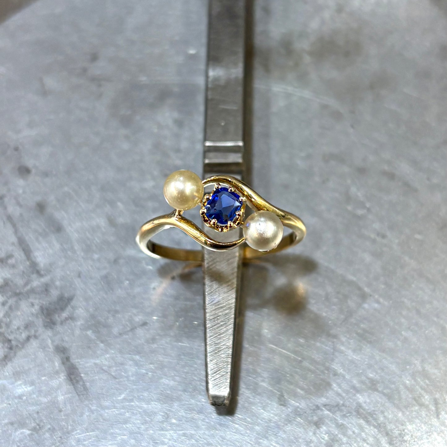 Bague Vintage - Or Jaune 750 Perles & Saphir