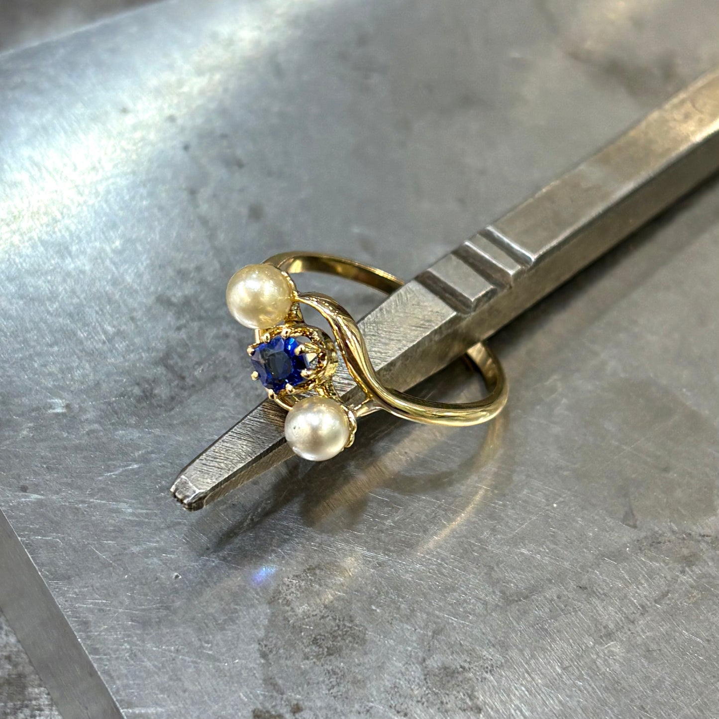 Bague Vintage - Or Jaune 750 Perles & Saphir