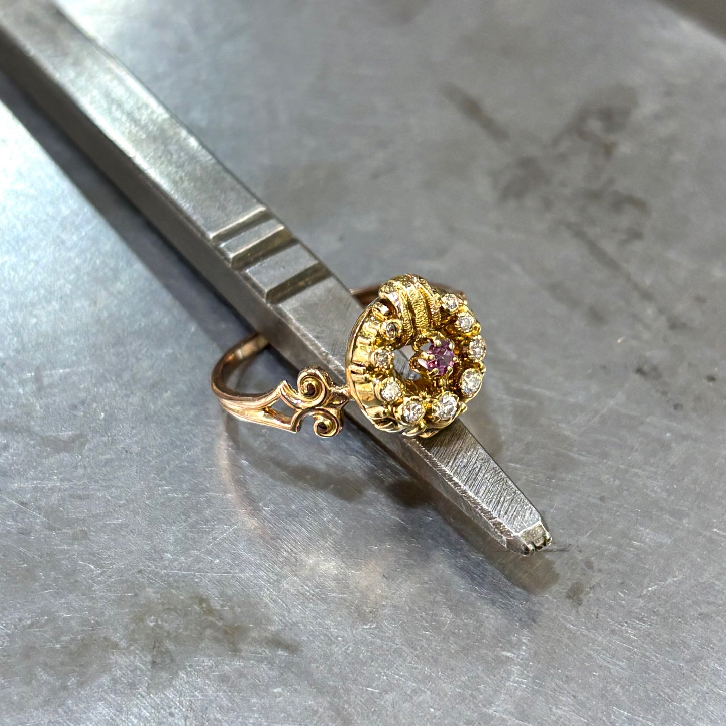 Bague Vintage Art Nouveau - Or Jaune 750 Améthyste & Diamants