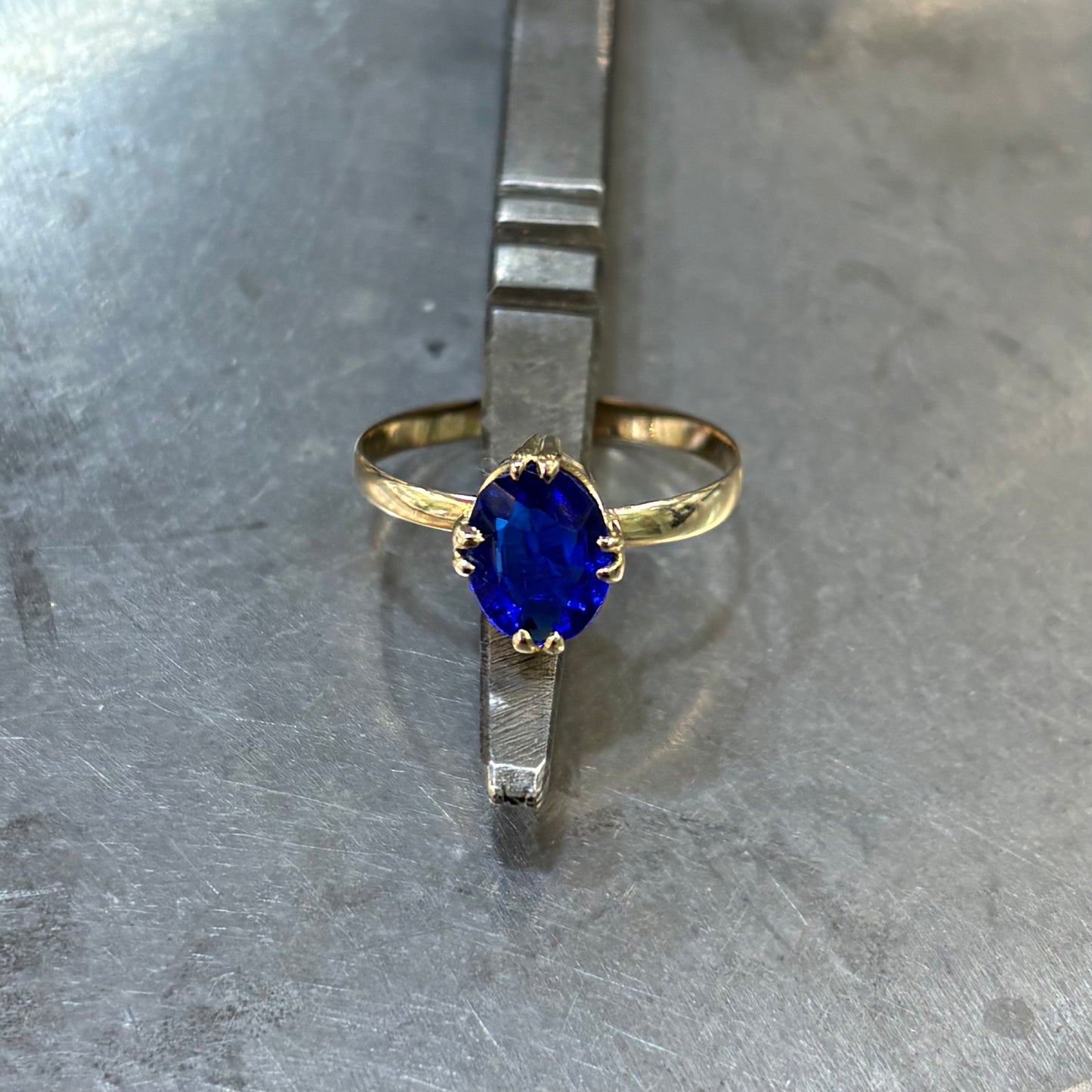 Bague Vintage - Or Jaune 750 & Saphir de Verneuil