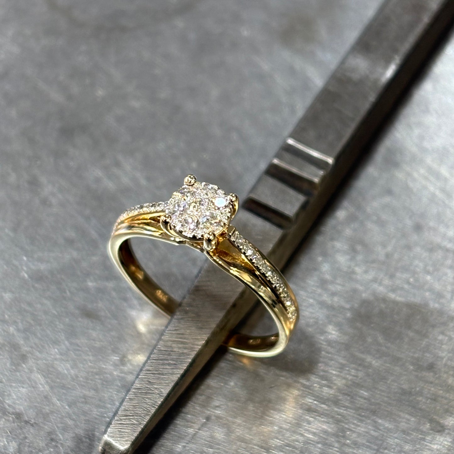 Bague Solitaire - Or Jaune 375 & Diamants