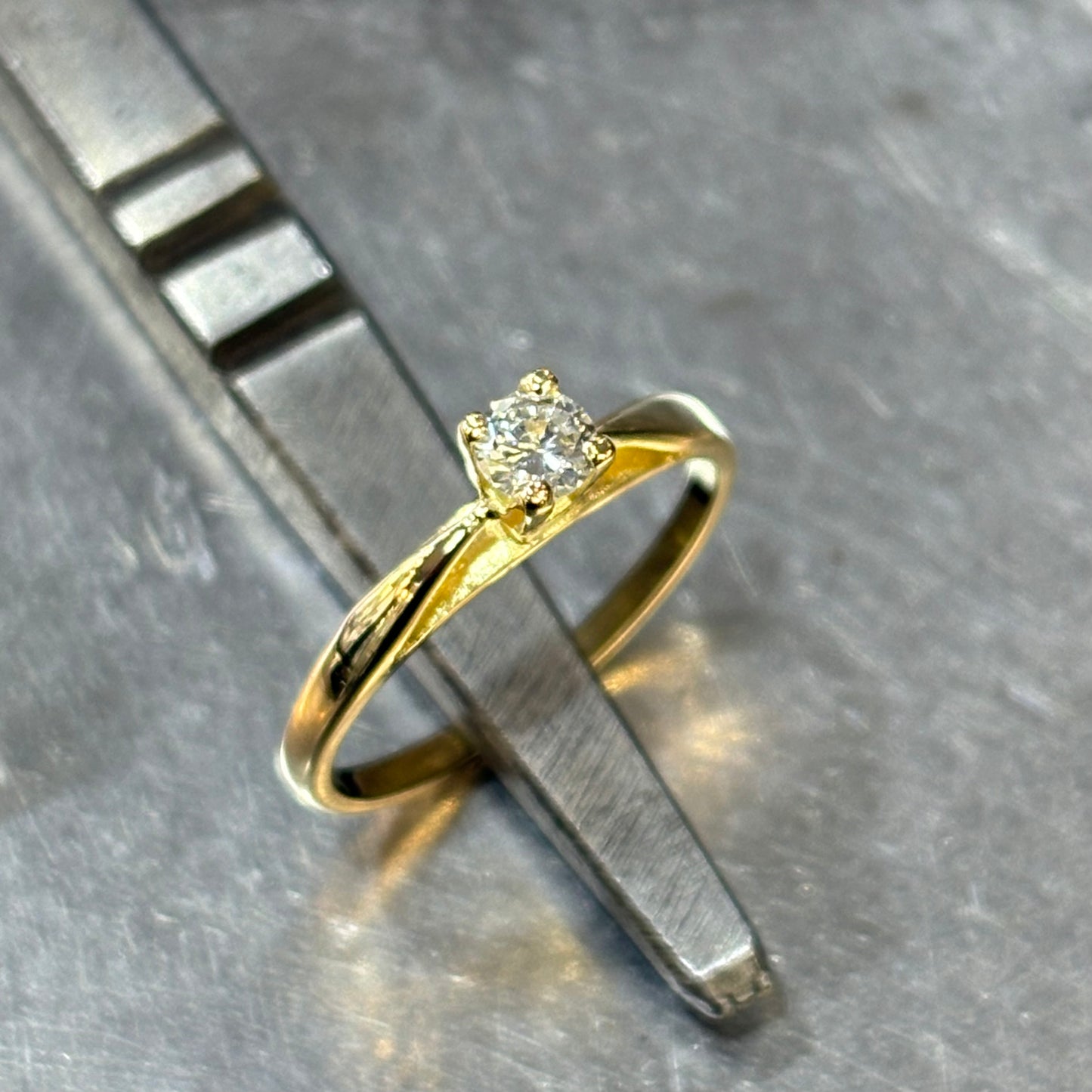 Bague Solitaire - Or Jaune 750 & Diamant