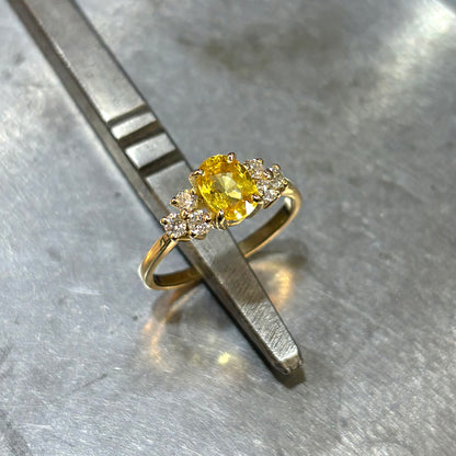 Bague Nausicaä Médium - Or Jaune 750 Saphir Jaune & Diamants