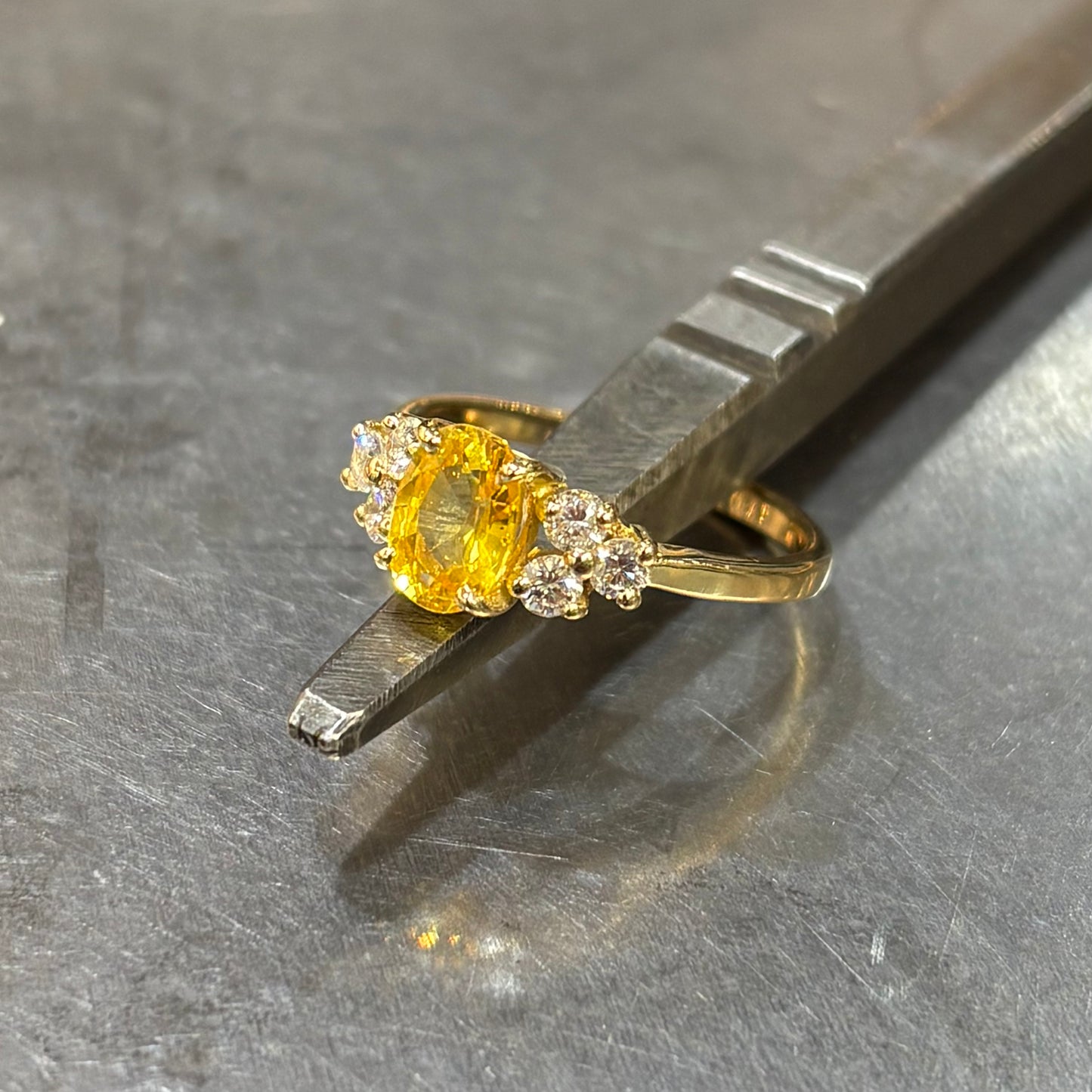 Bague Nausicaä Médium - Or Jaune 750 Saphir Jaune & Diamants