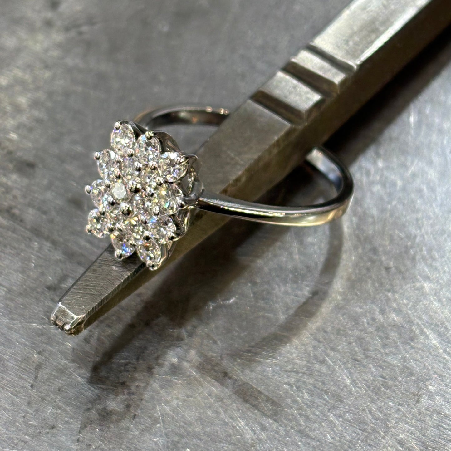 Bague Marguerite - Or Blanc 750 & Diamants