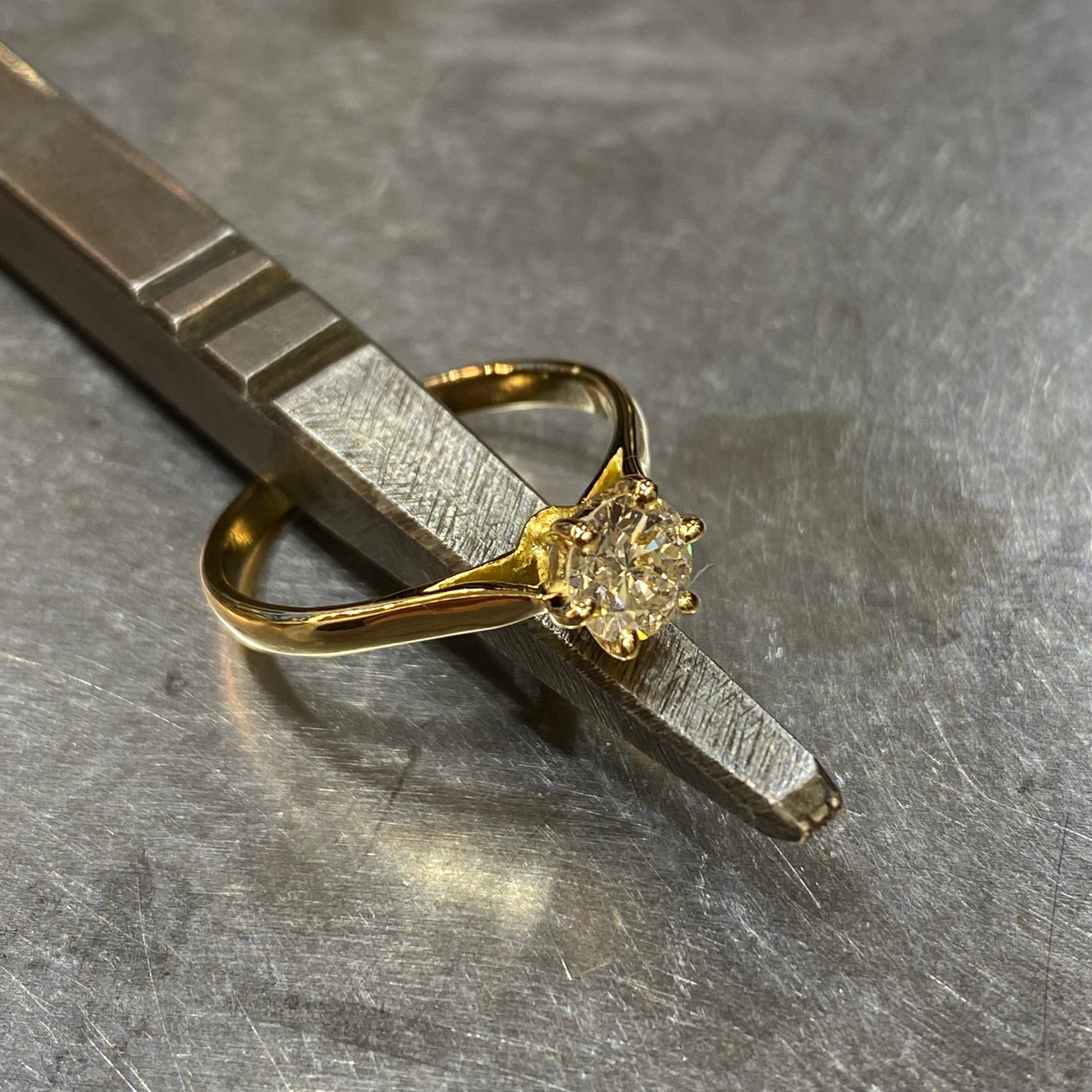 Bague Solitaire - Or Jaune 750 & Diamant Création Fremont