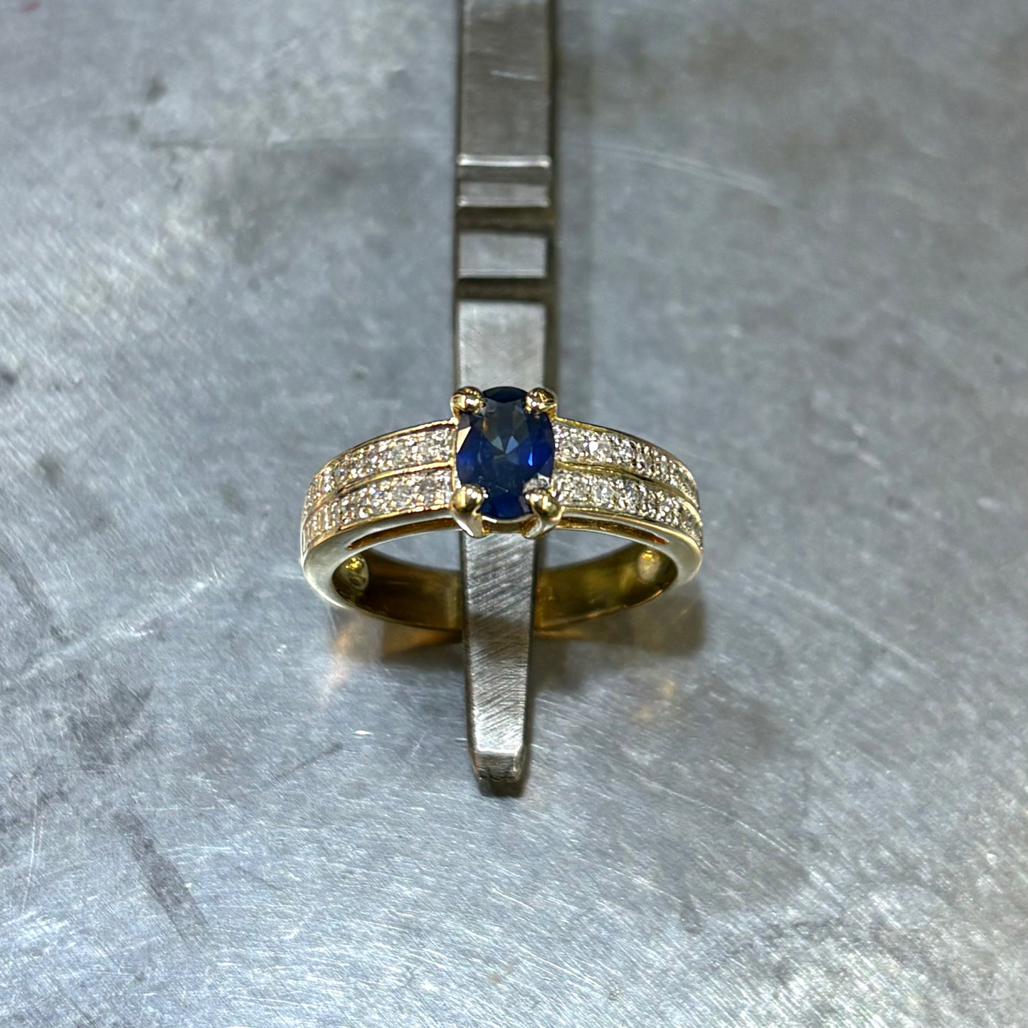 Bague Jonc - Or Jaune 750 Saphir & Diamants