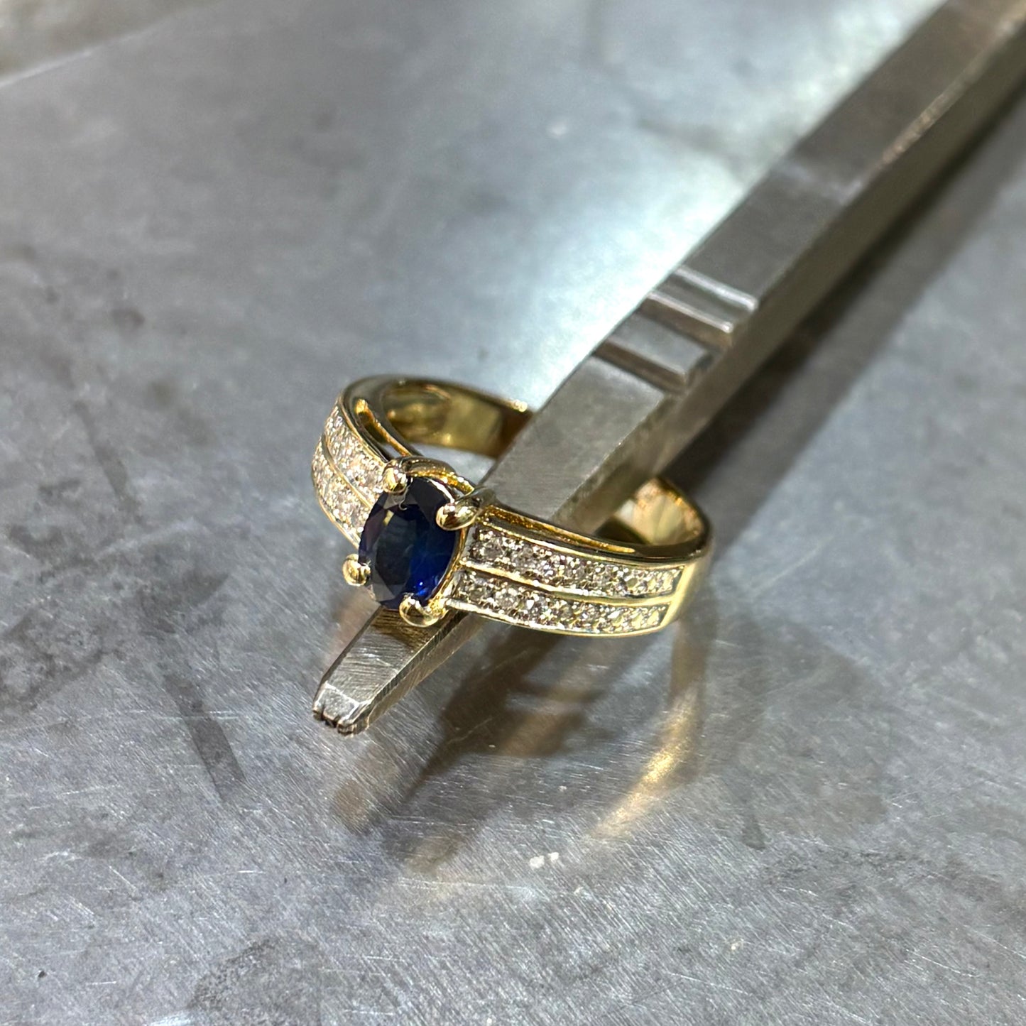 Bague Jonc - Or Jaune 750 Saphir & Diamants