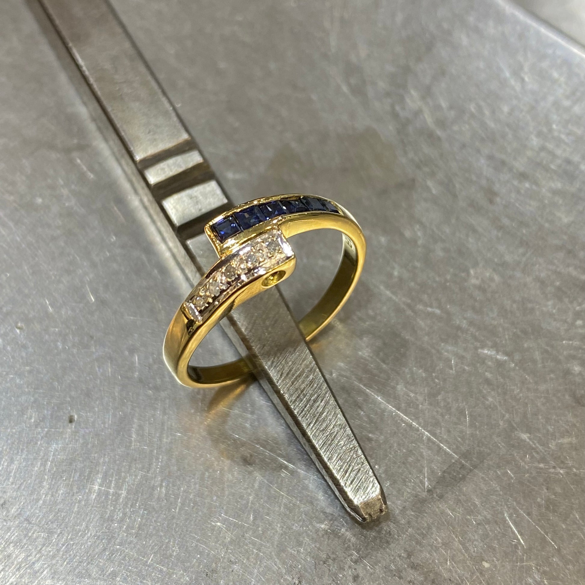 Bague - Or Jaune 750 Saphirs & Diamants Occasion