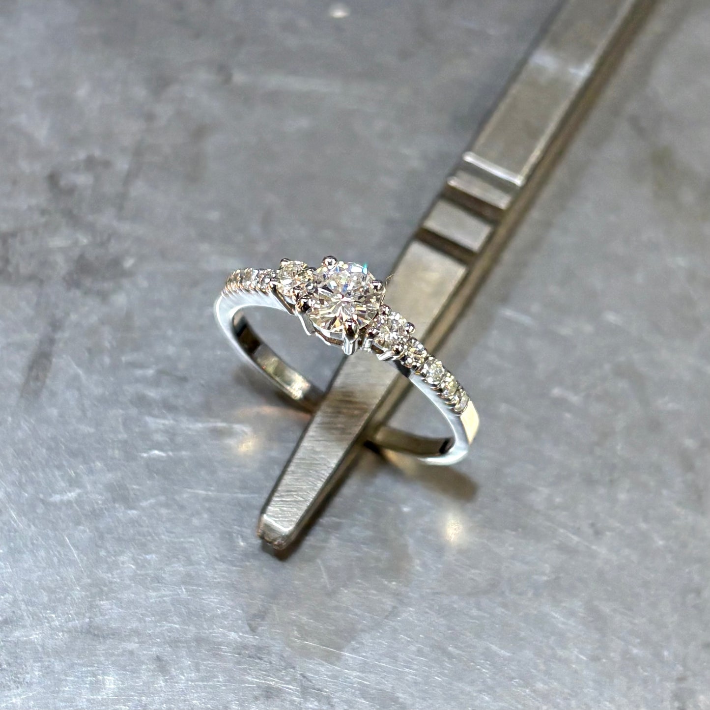 Bague Solitaire - Or Blanc 750 & Diamants