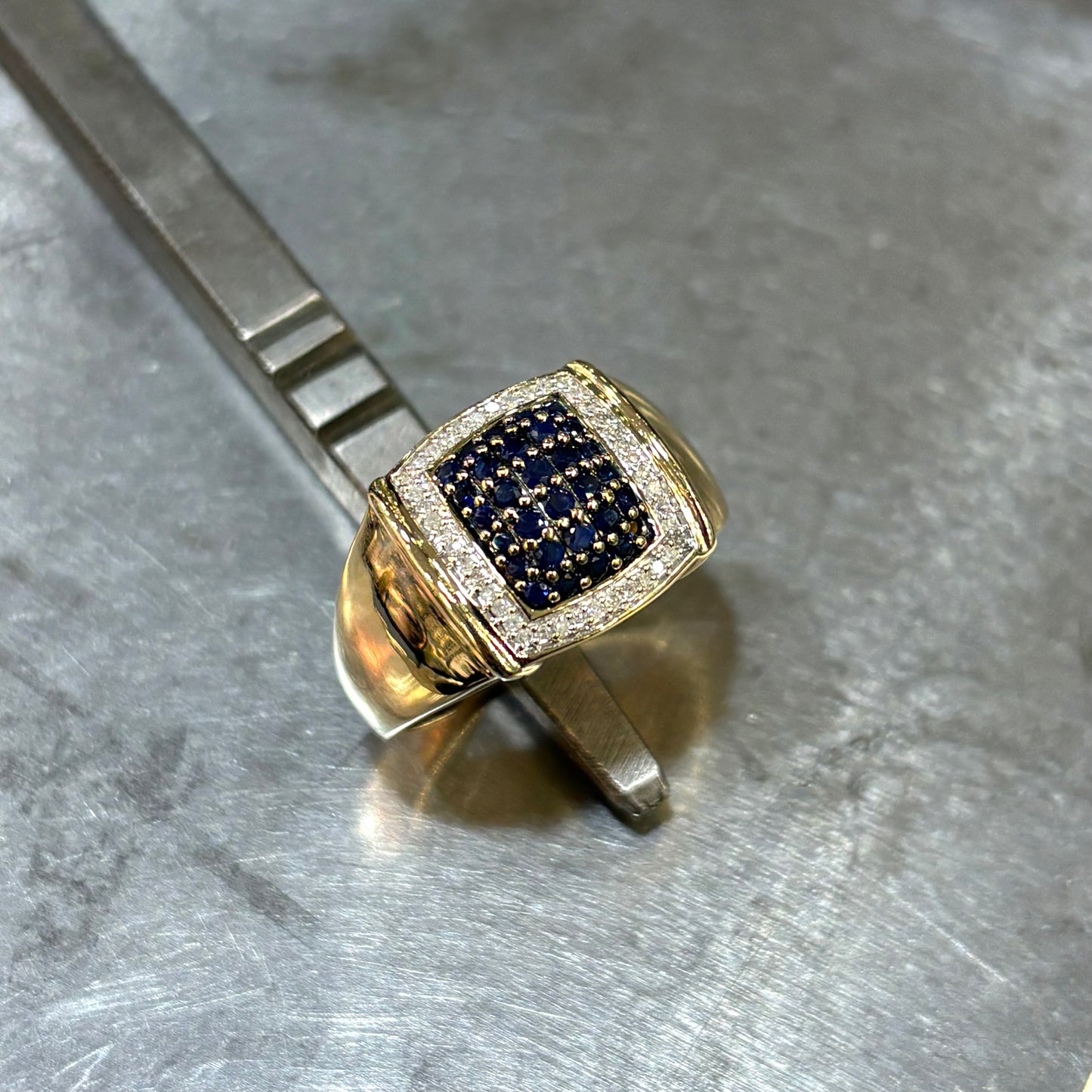 Bague Pavée - Or Jaune 750 Saphirs & Diamants