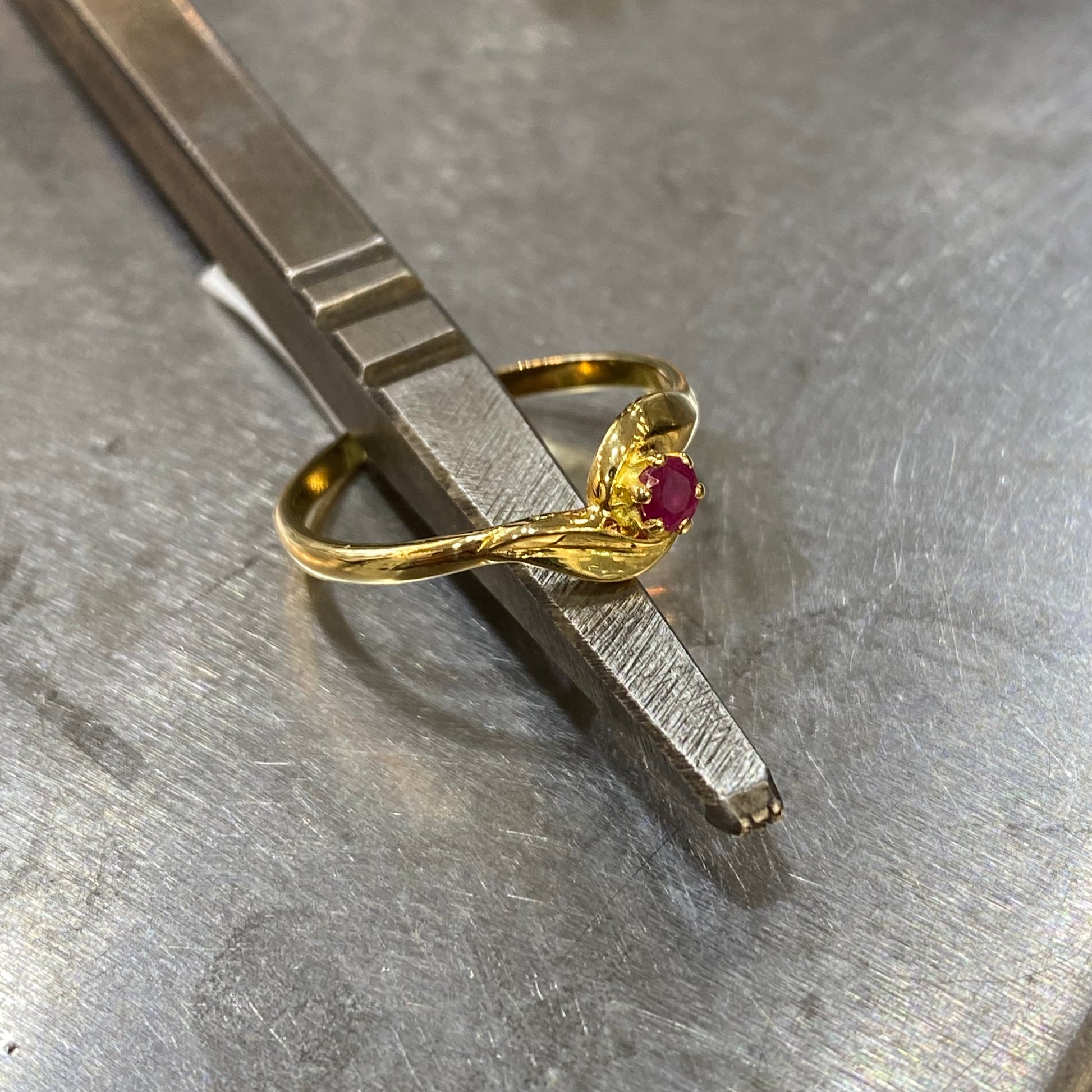 Bague Fiore - Or Jaune 750 & Rubis Création Fremont