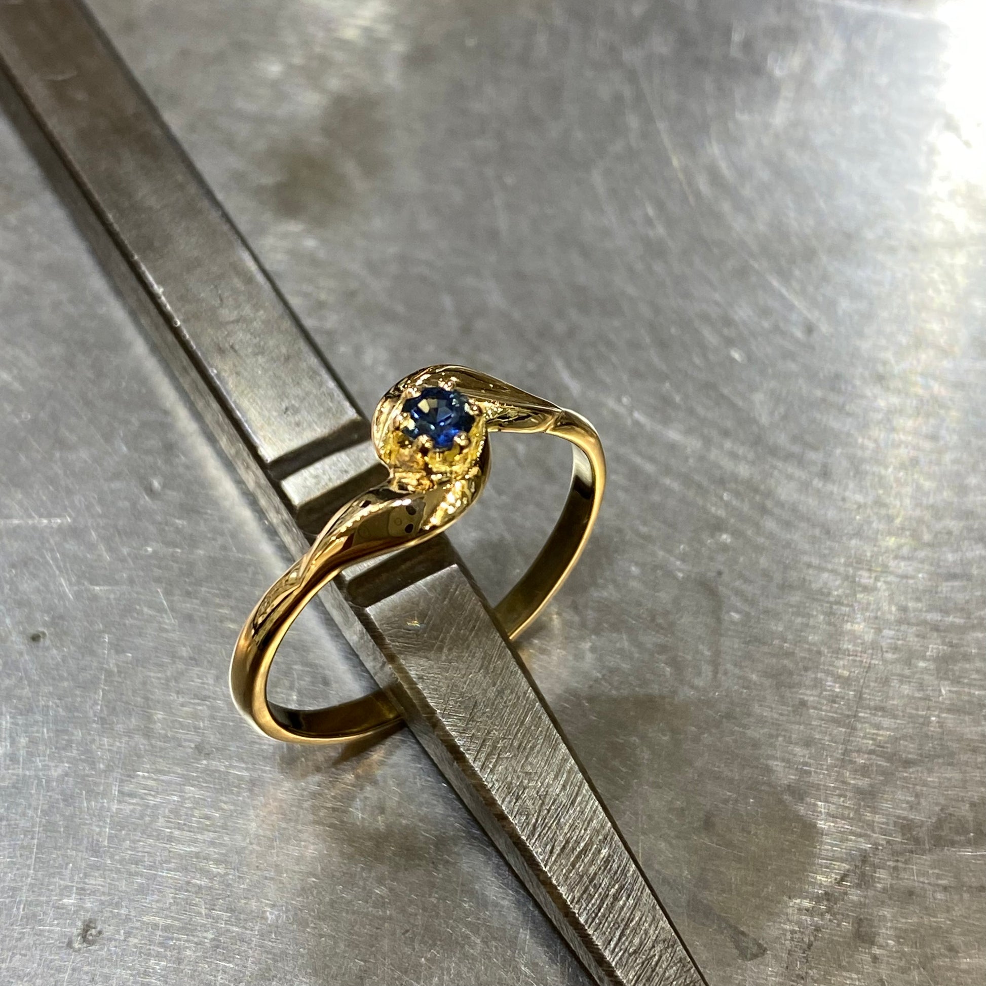 Bague Fiore - Or Jaune 750 & Saphir Création Fremont