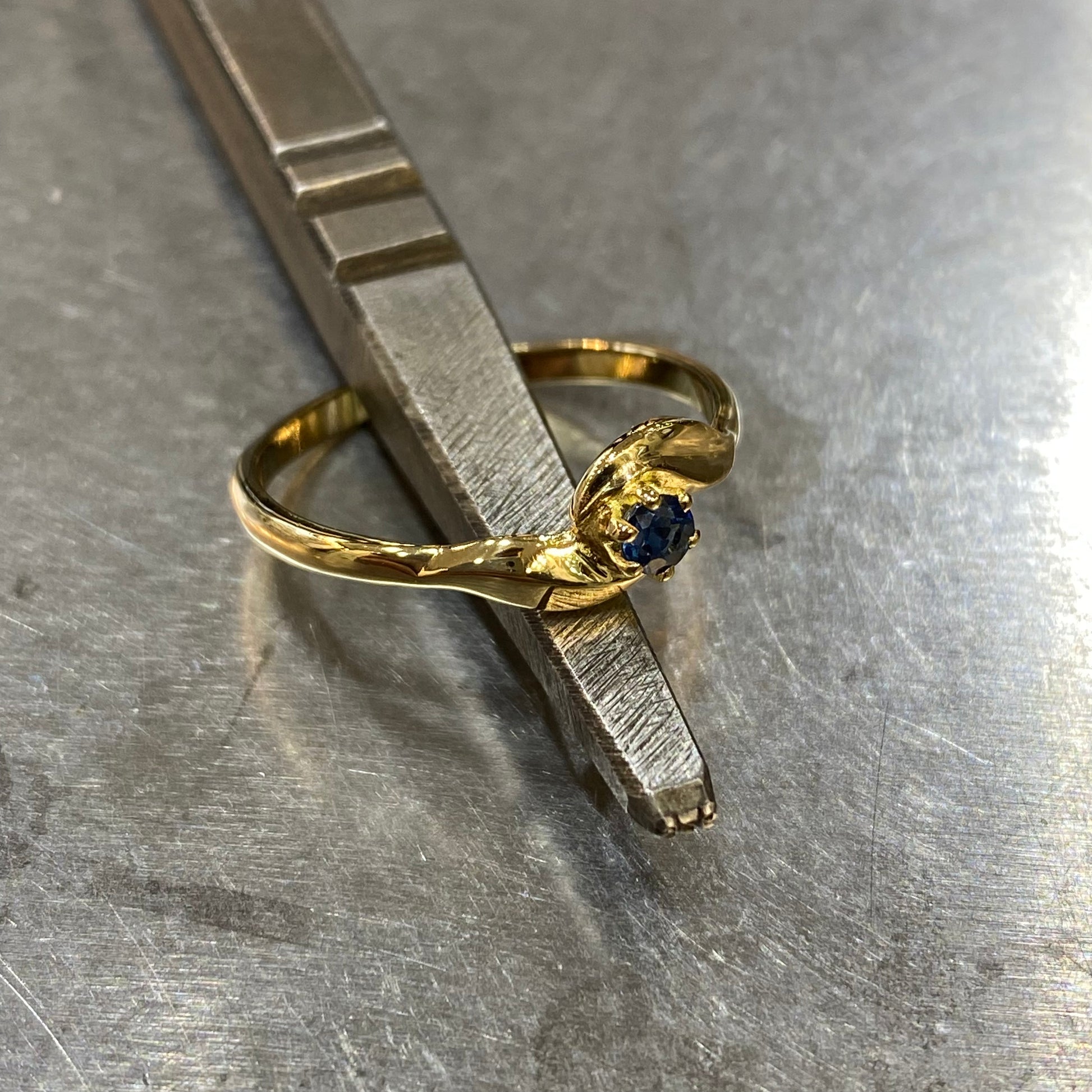 Bague Fiore - Or Jaune 750 & Saphir Création Fremont