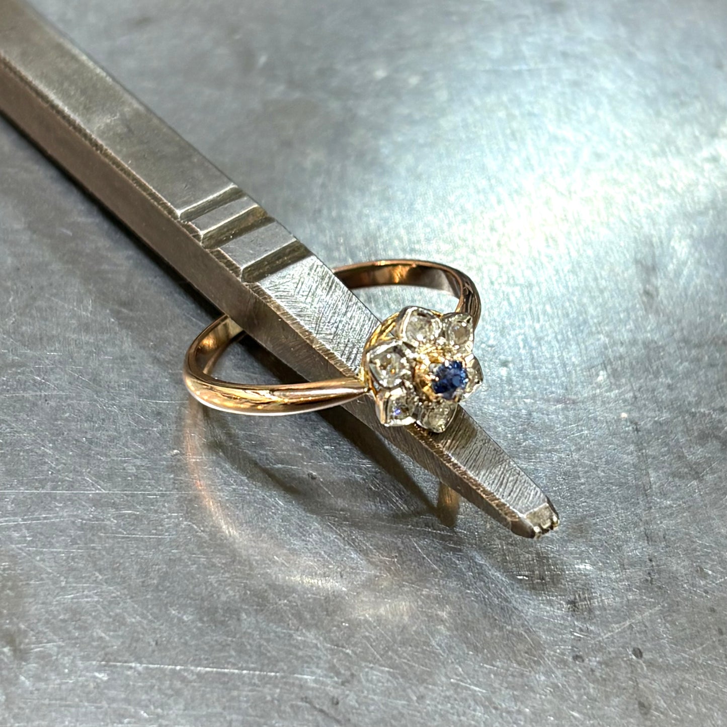 Bague Floral Vintage - Or Rose 750 Saphir & Diamants