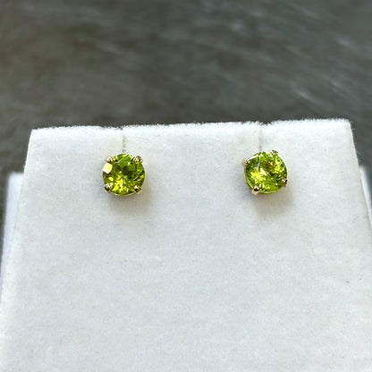 Boucles D'oreilles Puces - Or Jaune 750 & Péridots