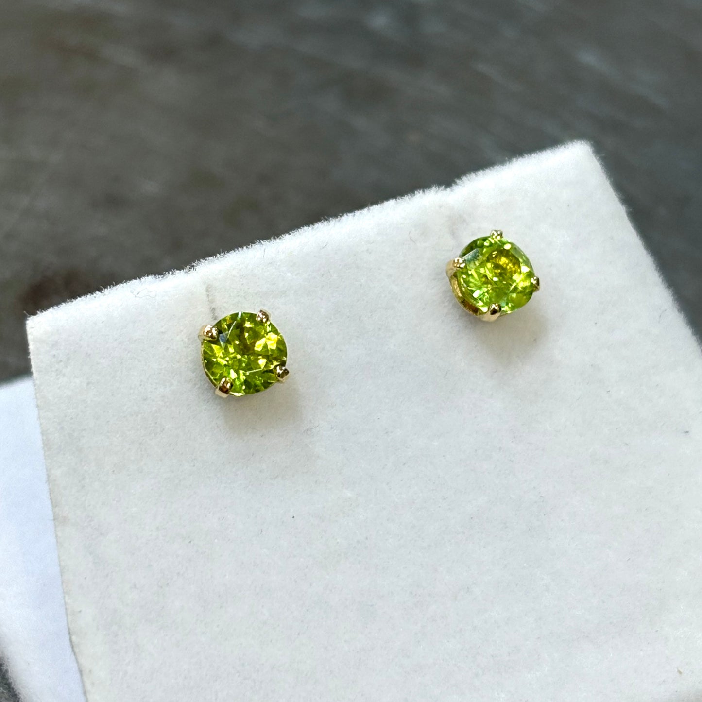 Boucles D'oreilles Puces - Or Jaune 750 & Péridots