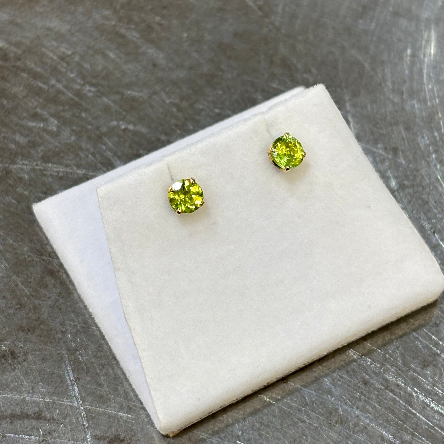 Boucles D'oreilles Puces - Or Jaune 750 & Péridots