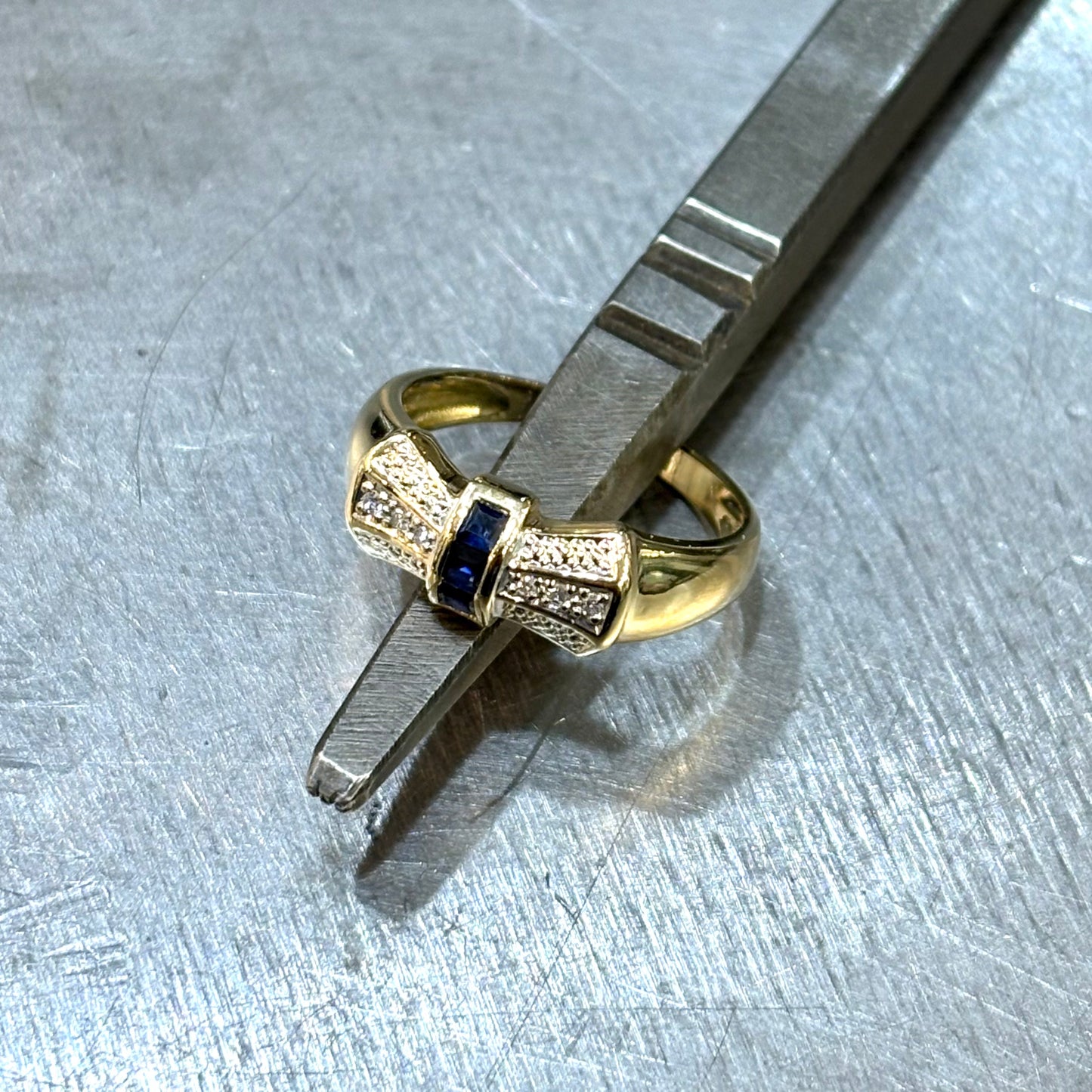 Bague Noeud - Or Jaune 750 Saphirs & Diamants