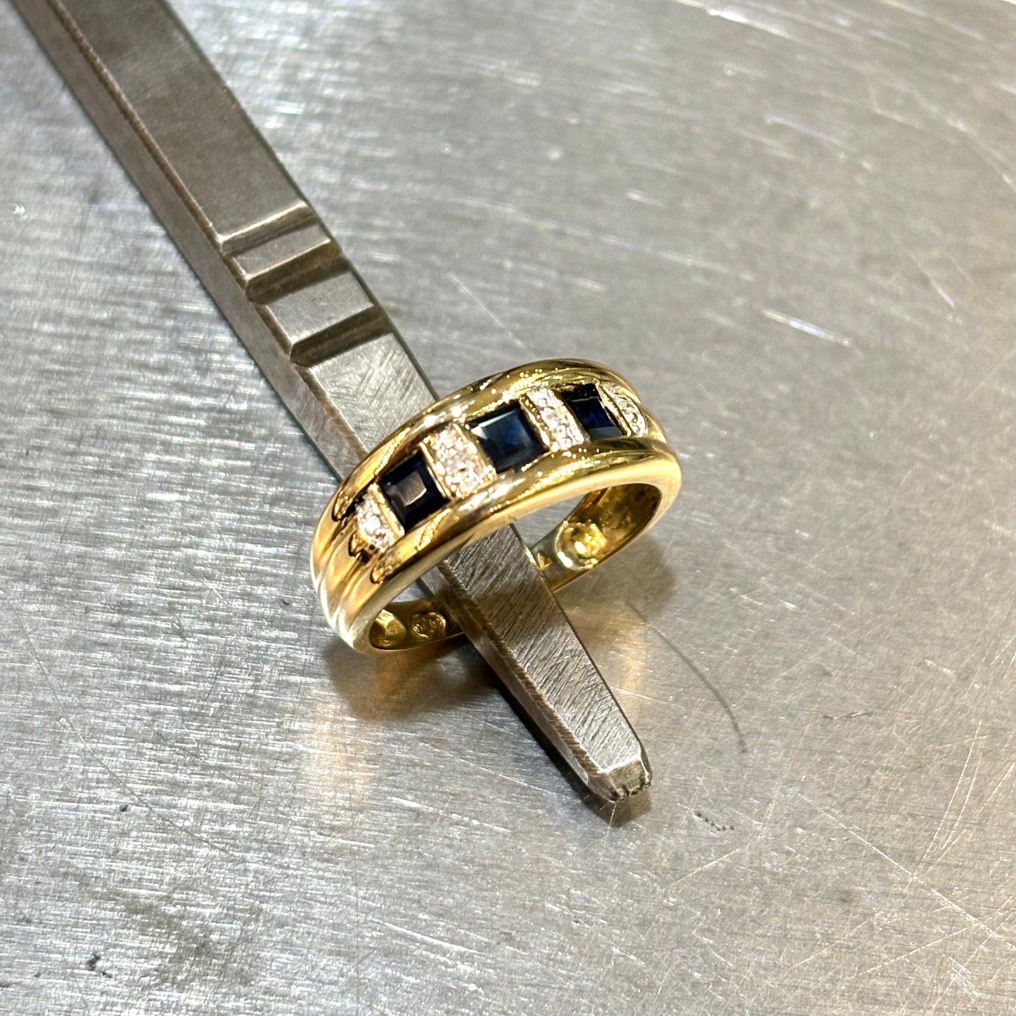 Bague Jonc - Or Jaune 750 Saphirs & Diamants