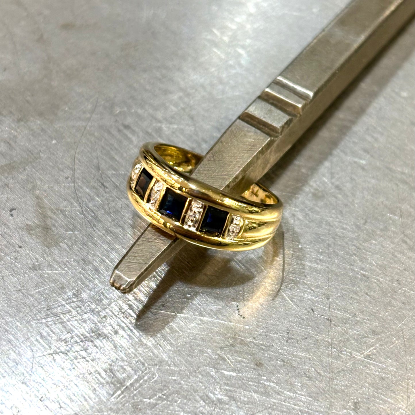 Bague Jonc - Or Jaune 750 Saphirs & Diamants