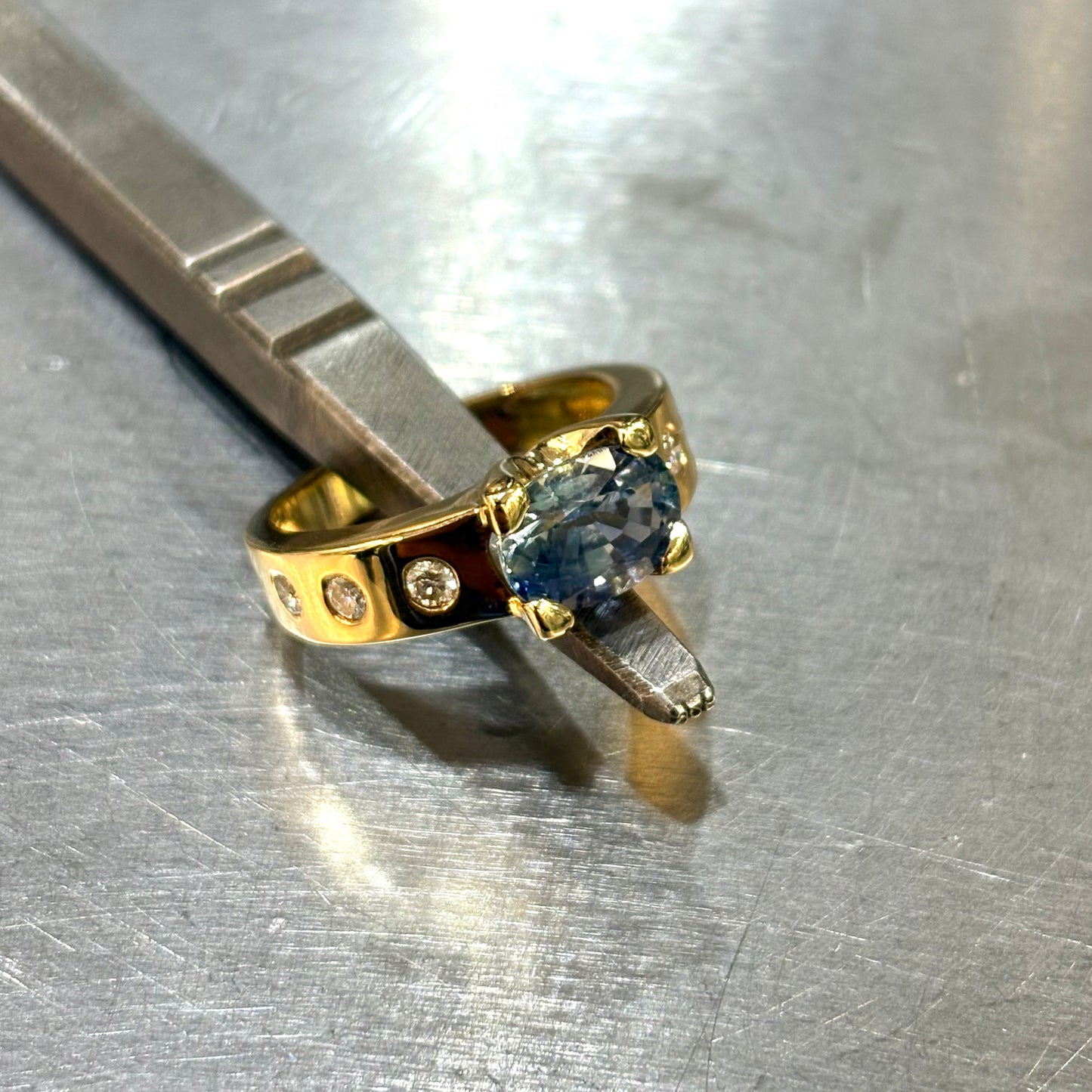 Bague Jonc - Or Jaune 750 Saphir & Diamants