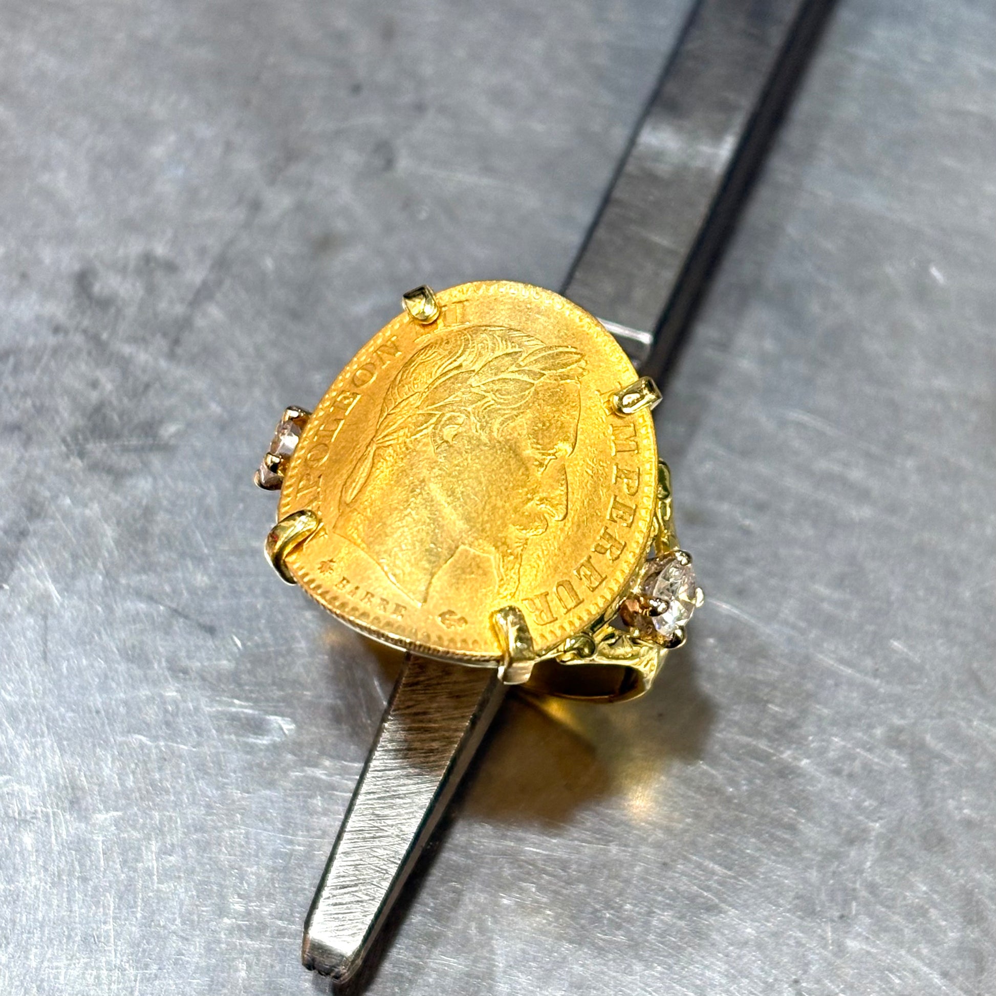 Bague Pièce - Or Jaune 750 & Pièce 10 Francs Napoléon - 46 Bague Pièce - Or Jaune 750 & Pièce 10 Francs Napoléon - 46