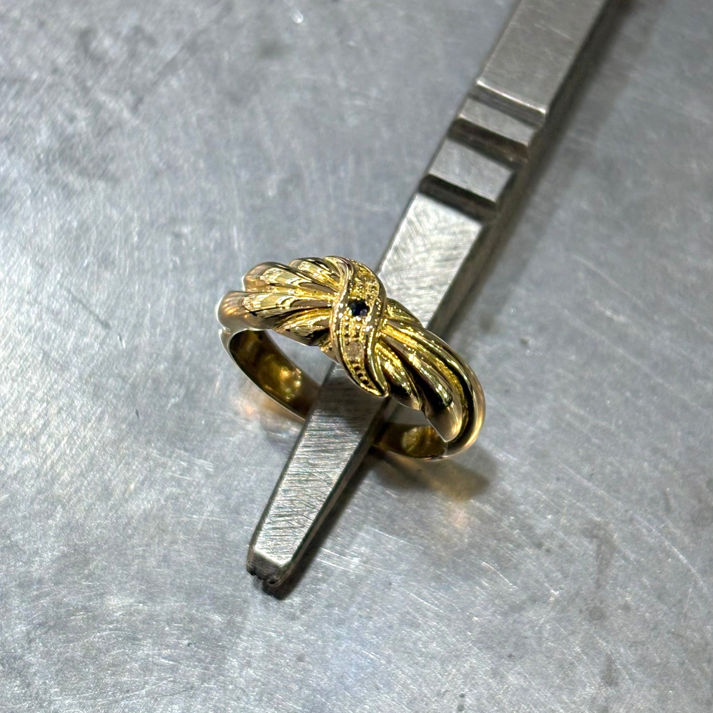 Bague Jonc - Or Jaune 750/1000 Saphir & Diamants