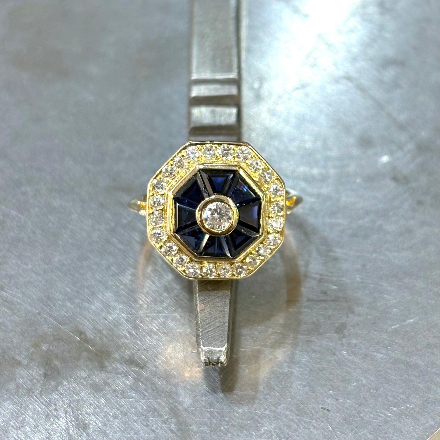 Bague Art Déco - Or Jaune 750 Saphirs & Diamants