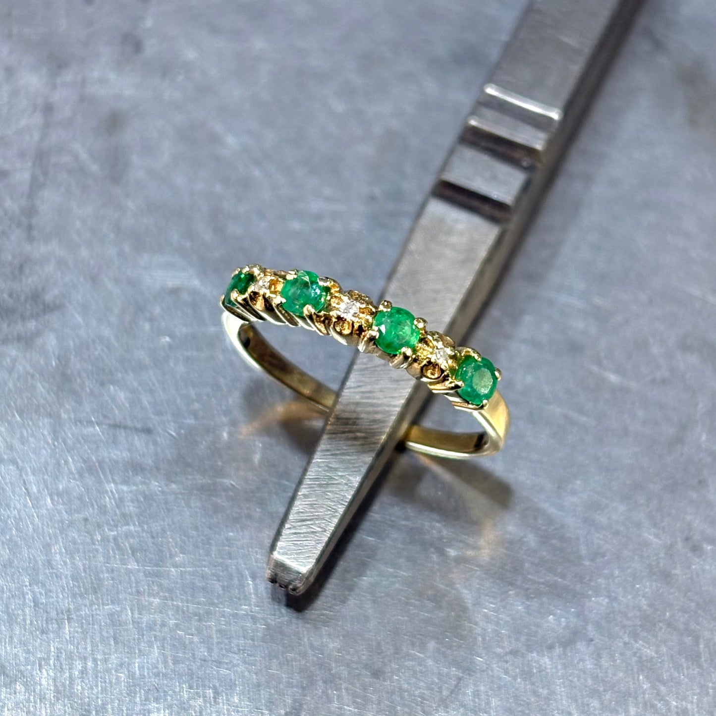 Bague Alliance - Or Jaune 750 Émeraudes & Diamants