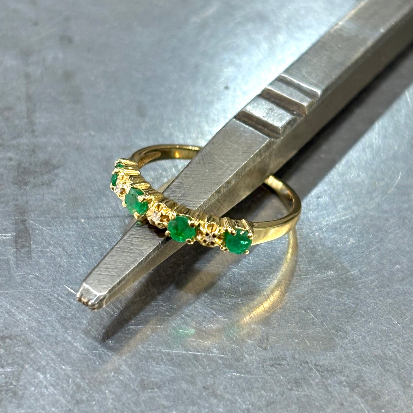 Bague Alliance - Or Jaune 750 Émeraudes & Diamants