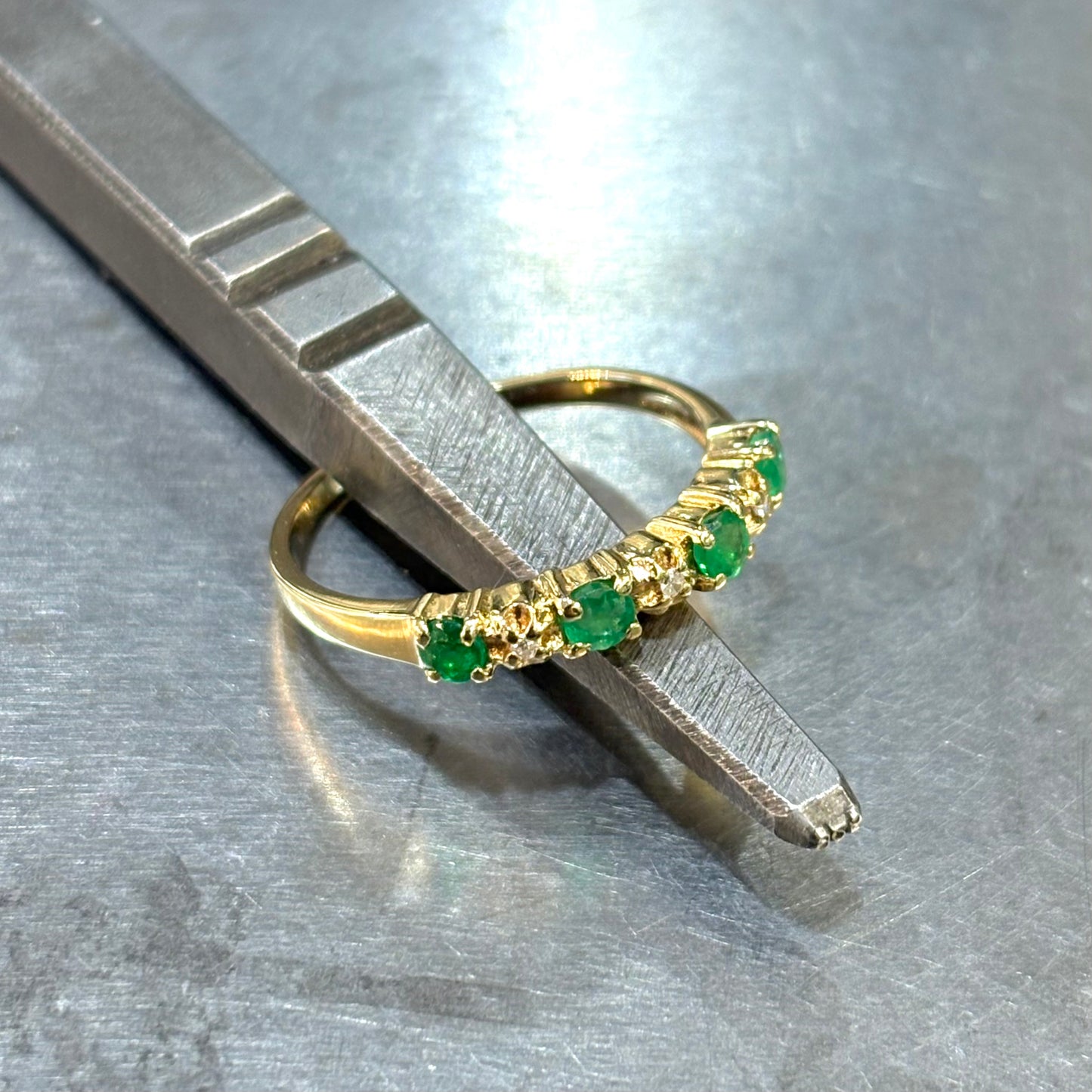 Bague Alliance - Or Jaune 750 Émeraudes & Diamants