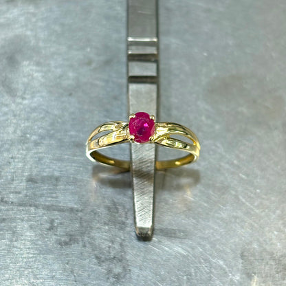 Bague Entrelacs - Or Jaune 750 & Rubis