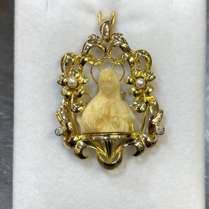 Pendentif Autel Vierge Marie - Or Jaune 750 Perles & Diamants