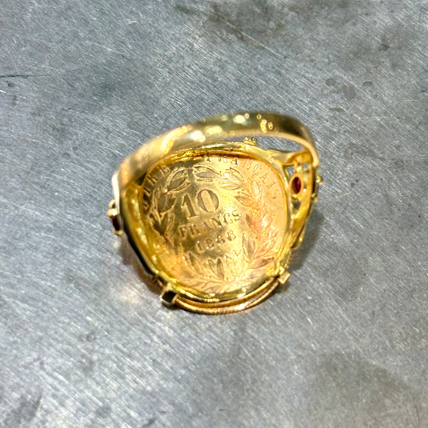 Bague Pièce - Or Jaune 750 & Pièce 10 Francs Napoléon & Rubis