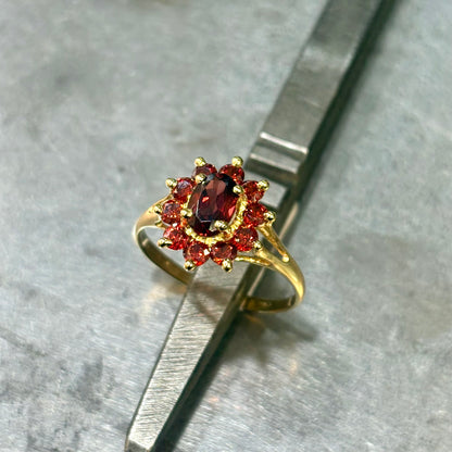 Bague Marguerite  - Or Jaune 750 & Grenats