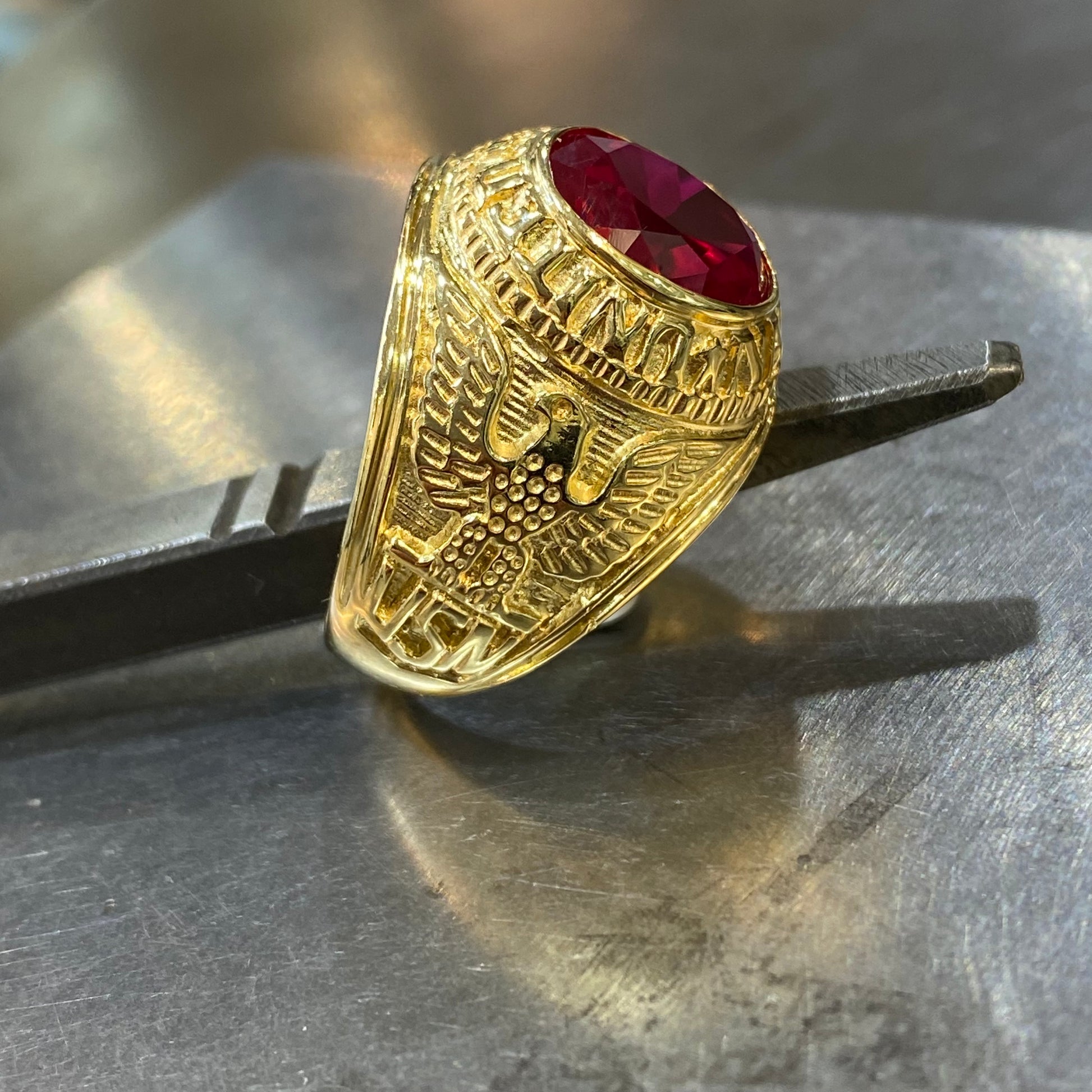 Chevaliere universitaire or hotsell